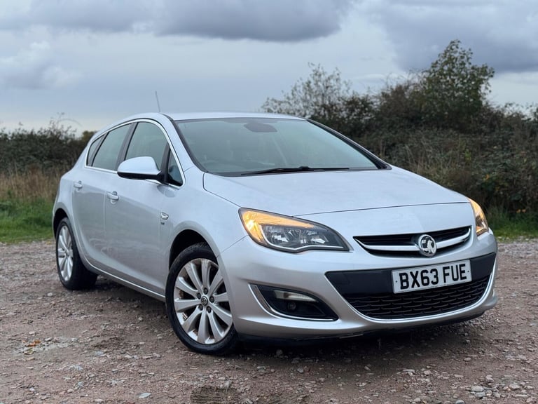 2013 Vauxhall Astra 1.6i 16V SE 5dr Auto HATCHBACK PETROL Automatic