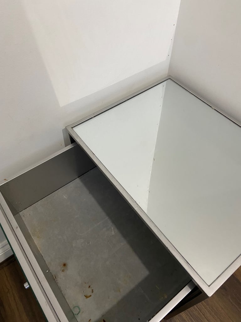 MIRRORED BEDSIDE TABLE 