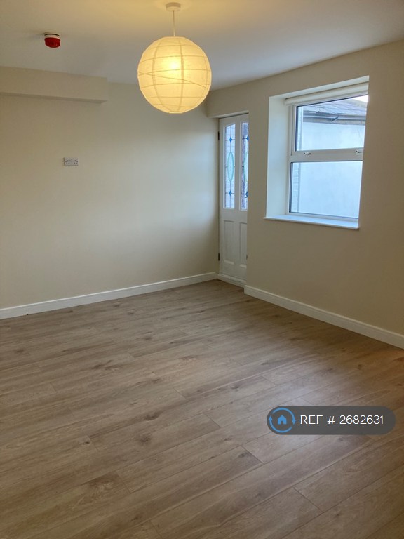 1 bedroom flat in St. Johns Road, Dover, CT17 (1 bed) (#2682631)