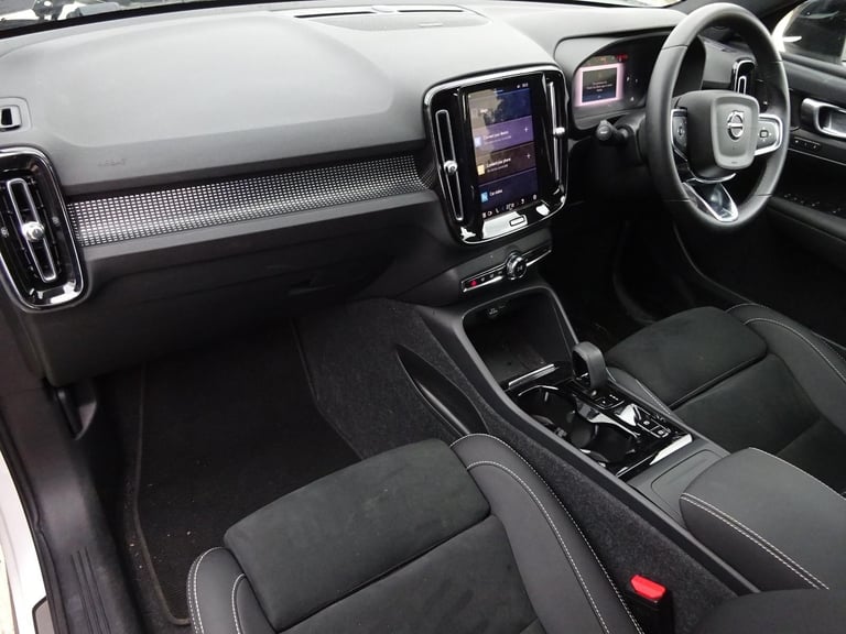 2024 24 REG VOLVO XC40 ULTIMATE B3 AUTO DAMAGED REPAIRABLE SALVAGE