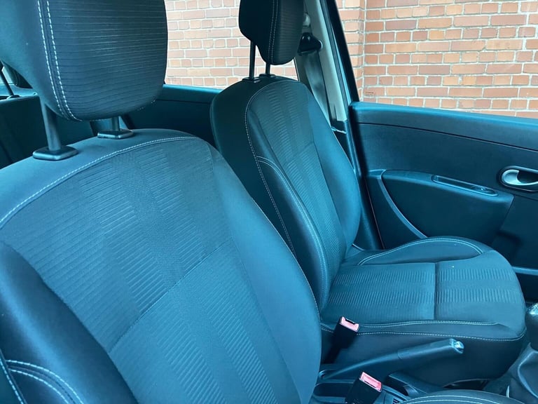 RENAULT CLIO 1.2 Expression Euro 5 5dr 2011