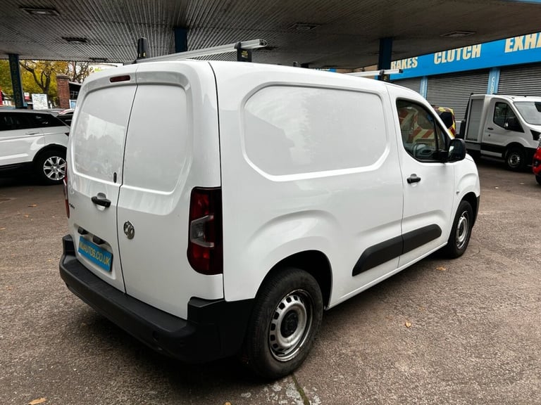 2021 Vauxhall Combo 2000 1.5 Turbo D 100ps H1 Edition Van PANEL VAN DIESEL Manual