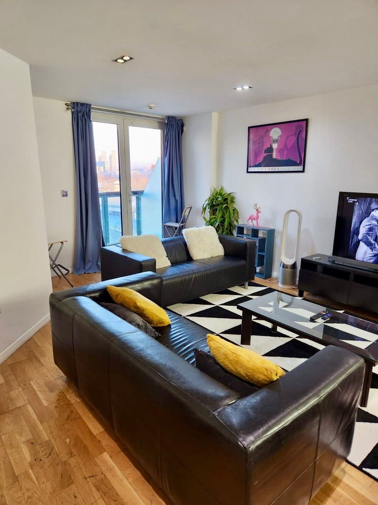 ✨2 Stunning Double Rooms in Canary Wharf | One En-suite with Private Balcony🌼