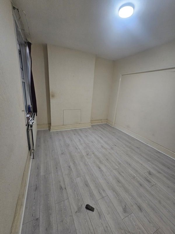 Spacious & Cosy Double Room for Rent AT E6 6ET  