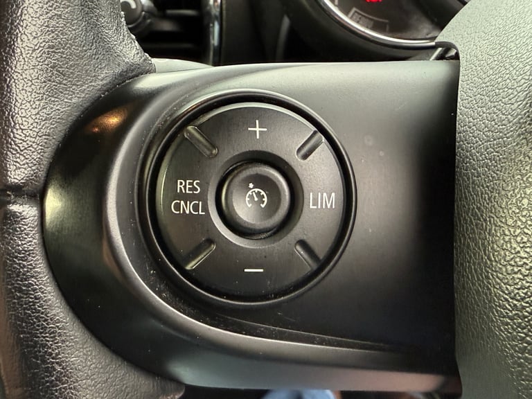 ** LOW MILES ** 2016 (16) MINI Clubman 2.0 Cooper SD 5 door Estate ** VALUE **