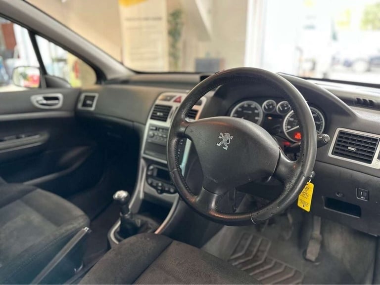 2003 Peugeot 307 1.6 SE 16v 5 seats 5dr [AC] ESTATE PETROL Manual