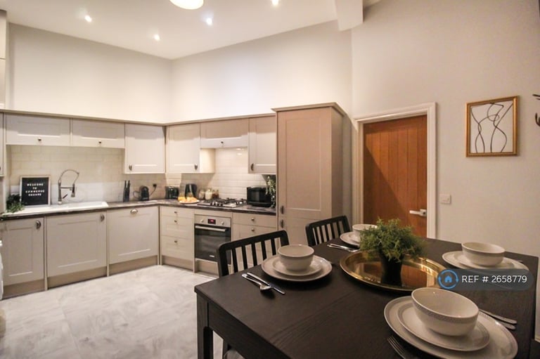 3 bedroom house in Commerce Square, Nottingham, NG1 (3 bed) (#2658779)