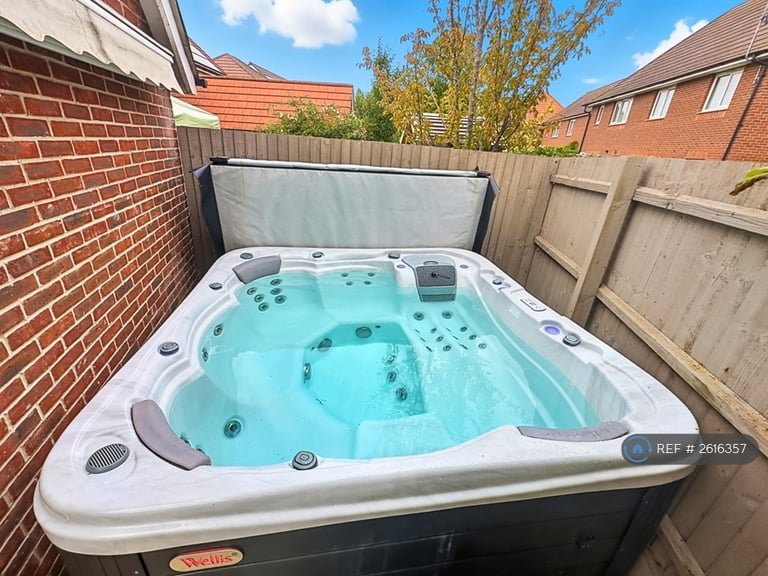 4 bedroom house in St. Edmunds Way, Cambridge, CB22 (4 bed) (#2616357)