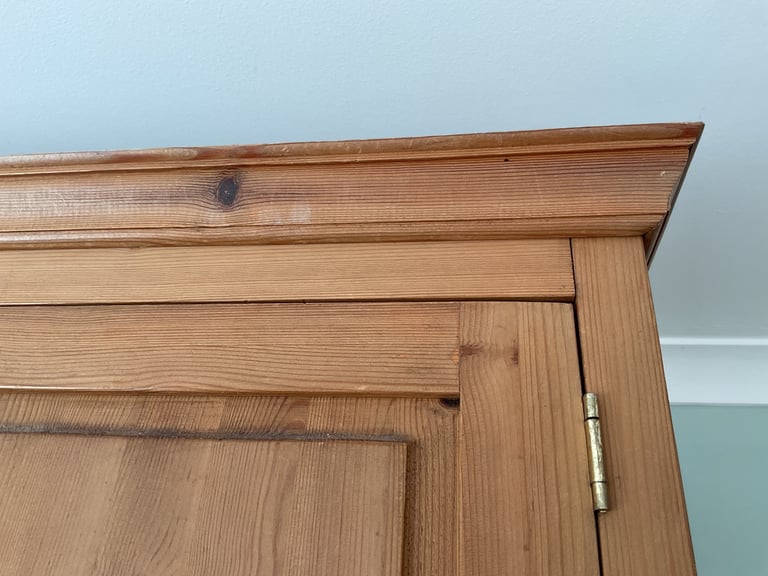 Solid Pine Wooden Bespoke 3-Door Triple Wardrobe With 5 lower drawers dove tail