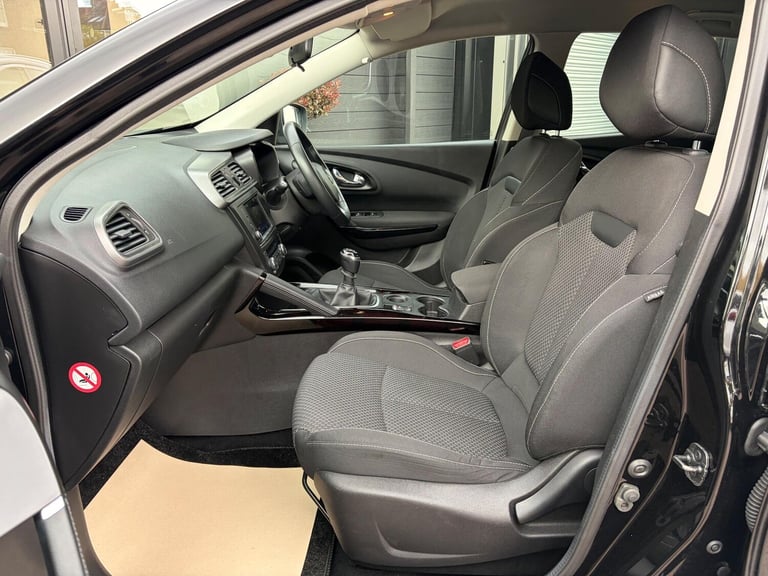 2018 Renault Kadjar 1.3 TCe Dynamique Nav Euro 6 (s/s) 5dr HATCHBACK Petrol Manual