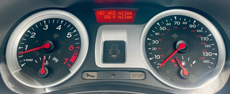 2010 Renault Clio 1.2 TCE Dynamique TomTom 5dr HATCHBACK Petrol Manual