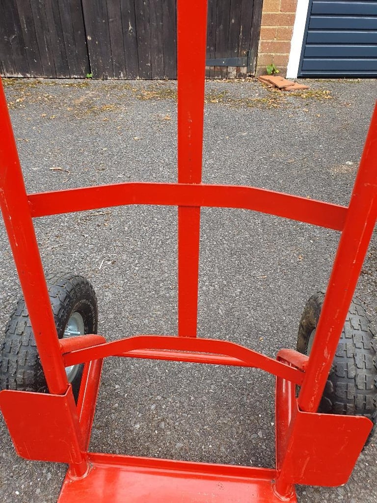 Steel weight lifting pushcart/ Truck - Rubber Wheels - 250kg Capacity NEW.