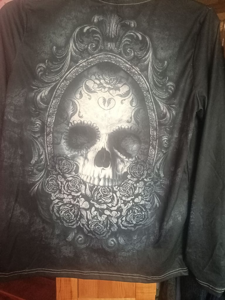 Long sleeve tops 