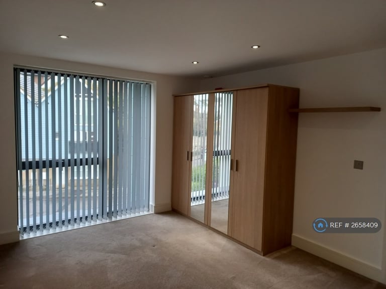 2 bedroom flat in Court Road, Hythe, CT21 (2 bed) (#2658409)