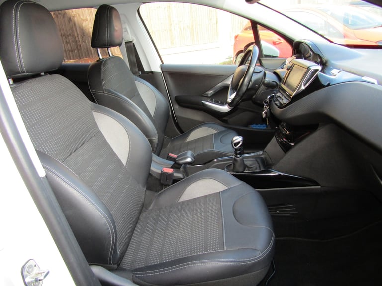 2019 Peugeot 2008 1.2PURE TECH ACTIVE EURO6 5DR PETROL LEFT HAND DRIVE Estate Petrol Manual