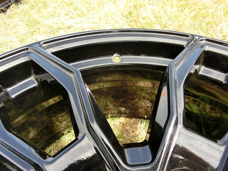 Volkswagen VW Transporter T5 20 Inch Alloy Wheel Set - Warfield Bracknell