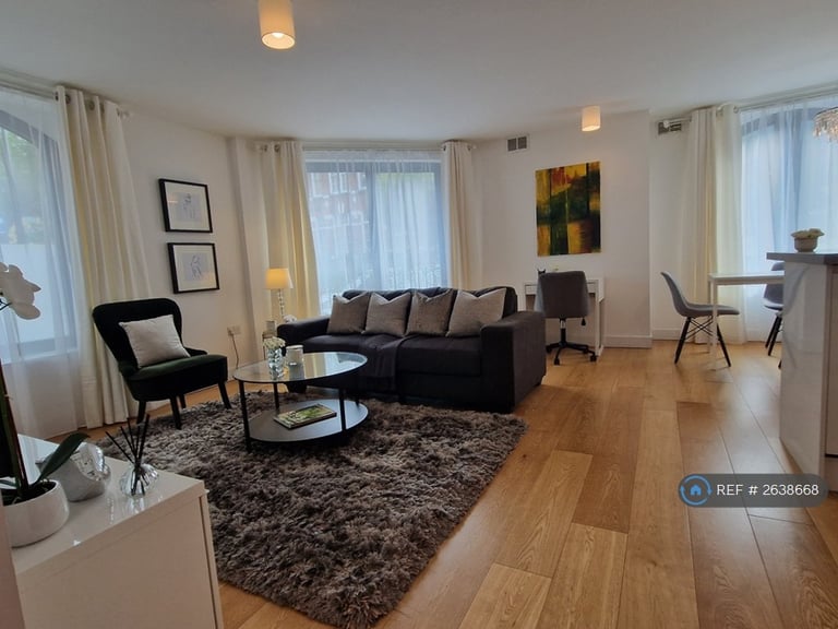 2 bedroom flat in Sugar Lane, London, SE16 (2 bed) (#2638668)