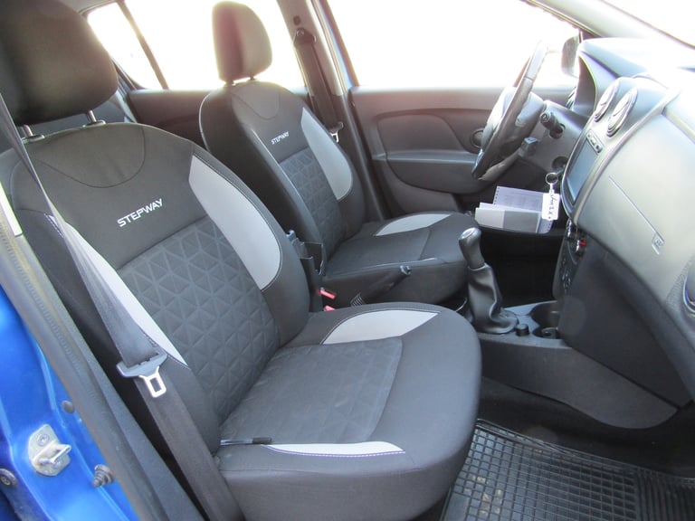 LEFT HAND DRIVE 2015 DACIA SANDERO STEPWAY 1.5 DCi AMBIANCE EURO 5 TURBO DIESEL