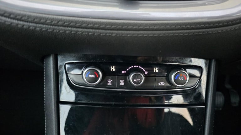 2019 Vauxhall Grandland X 1.2 Turbo Sport Nav Euro 6 (s/s) 5dr HATCHBACK Petrol Manual