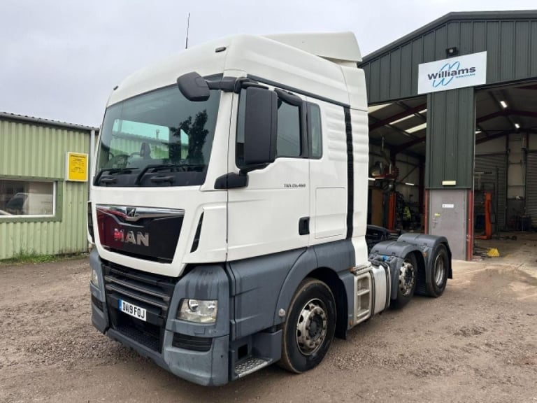 MAN TGX 26.460 6x2 MID LIFT SLEEPER CAB TRACTOR UNIT