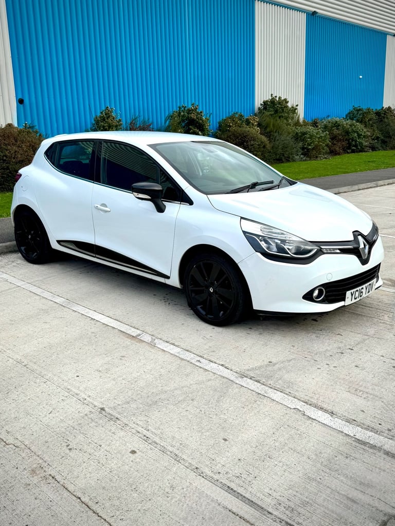 image for 2016 Renault Clio 1.5 dCi 90 Dynamique S Nav 5dr HATCHBACK Diesel Manual