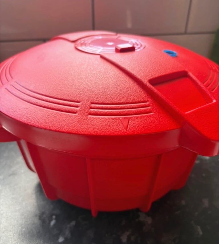 image for Microwave pressure cooker