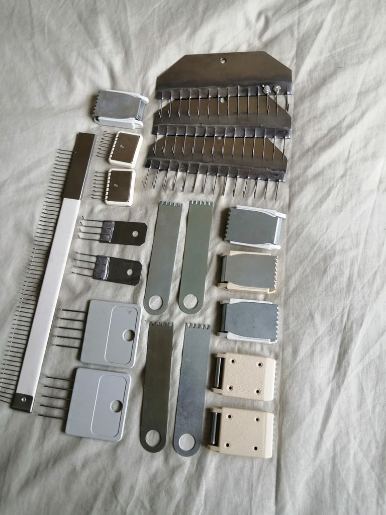 Knitting machine and accessories