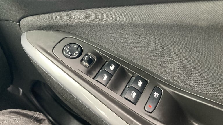 2019 Vauxhall Grandland X 1.2 Turbo SE 5dr Petrol Hatchback Hatchback Petrol Manual