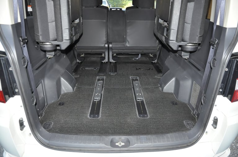 2010 Mitsubishi Delica D5 4WD ROADEST MPV Petrol Automatic