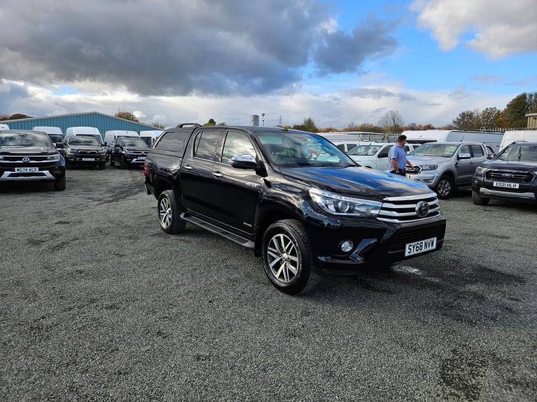 image for 2018 TOYOTA HILUX INVINCIBLE D-4D 4WD 150BHP 2.4 D/CAB**ONLY 50K MILES**
