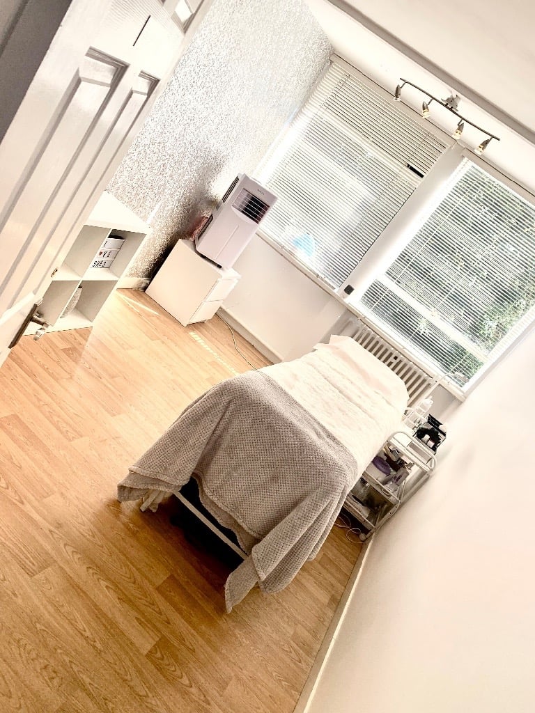 Beauty/Salon Rooms To Rent - Crawley 