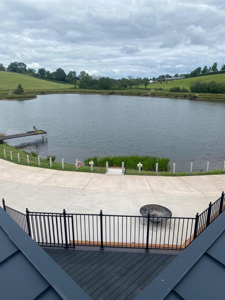 Private Lakeside Cabin Available To Rent