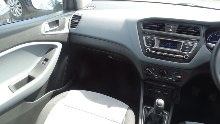 HYUNDAI I20 1.2 Blue Drive S Silver Manual Petrol 2016