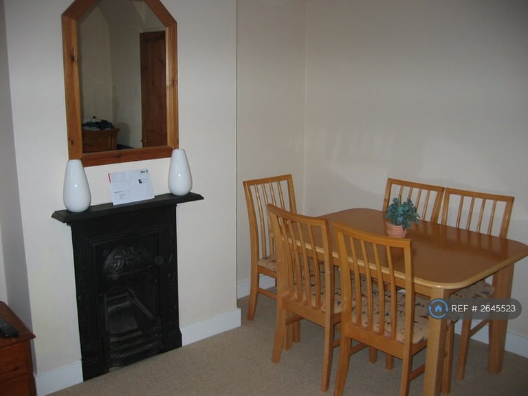 2 bedroom flat in Reading, Reading, RG30 (2 bed) (#2645523)