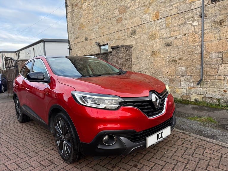 image for 16 RENAULT KADJAR SIGNATURE NAV DCI 5DR SATNAV PANROOF 19"S HEATED LTHR £20 TAX