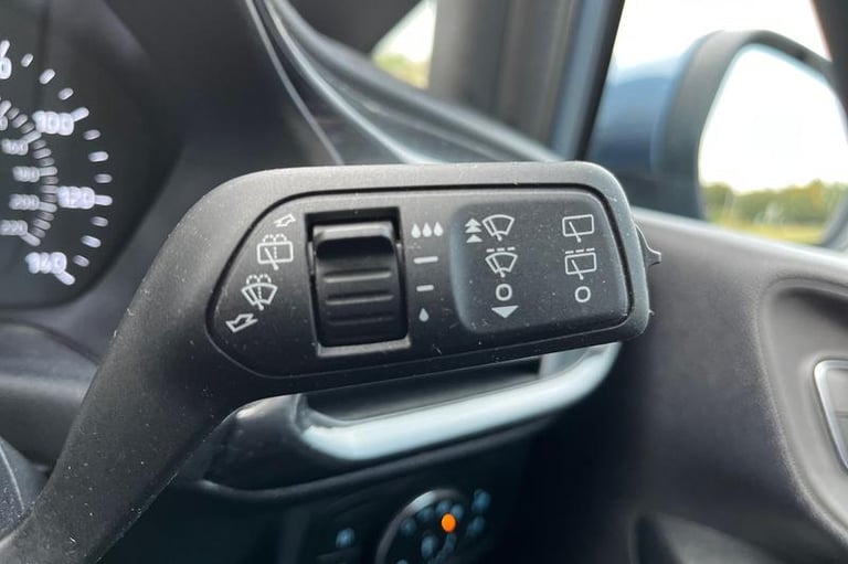 2022 Ford Fiesta 1.0 EcoBoost Hybrid mHEV 125 ST-Line 5dr bluetooth dab radio reversing sens Hatc...