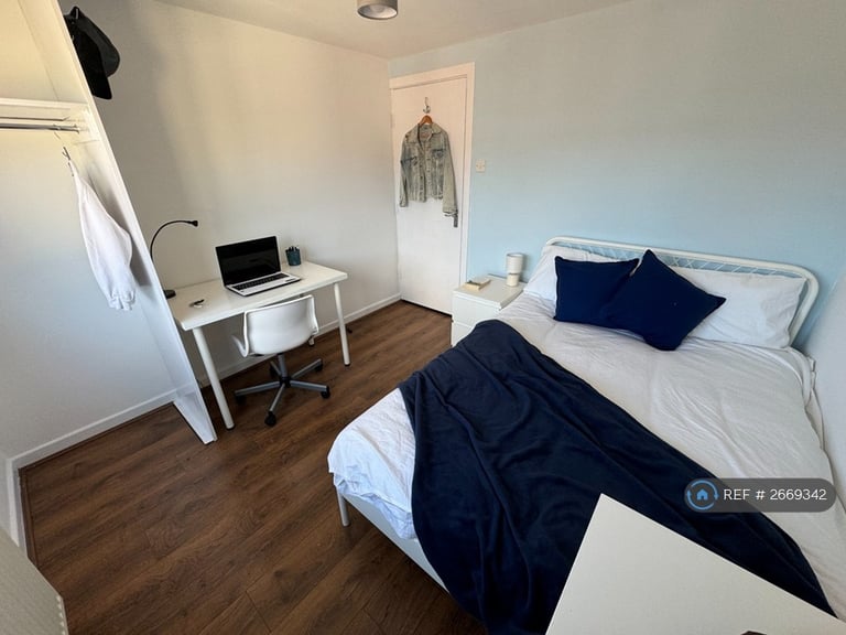 6 bedroom house in Stalbridge Avenue, Liverpool, L18 (6 bed) (#2669342)