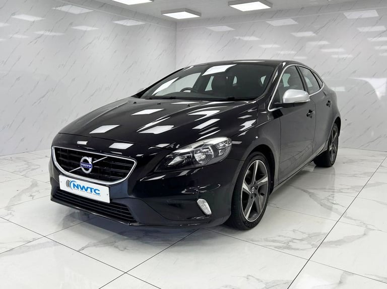 2016 Volvo V40 2.0 D2 R-Design Hatchback 5dr Diesel Manual Euro 6 (s/s) (120 ps) 1 FORMER Hatchba...