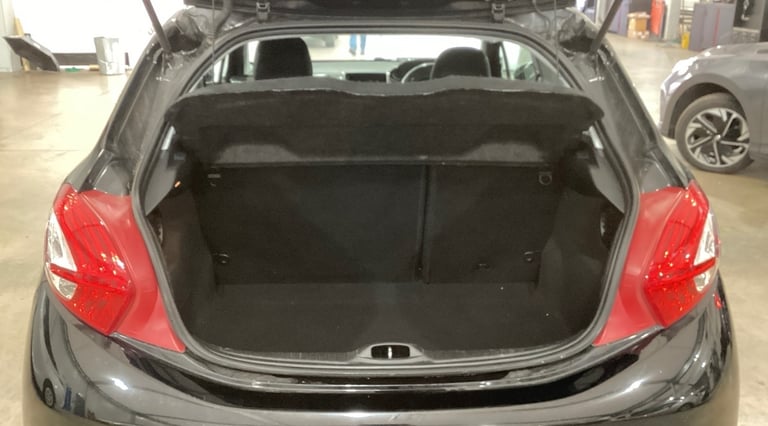 2012 Peugeot 208 1.4 VTi Allure 3dr HATCHBACK Petrol Manual