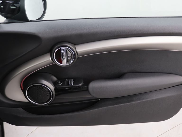 2019 MINI Hatch 1.5 Cooper Exclusive Hatchback 3dr Petrol Manual Euro 6 (s/s) (136 ps) Hatchback ...