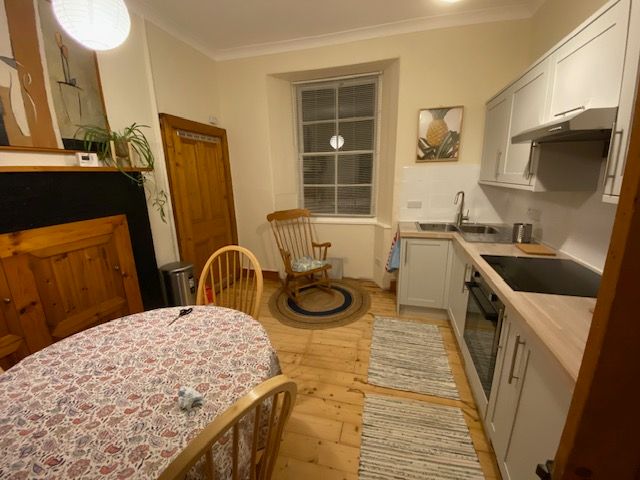 EH1 Fully furnished one-bedroom flat short or long term let from 18 October 