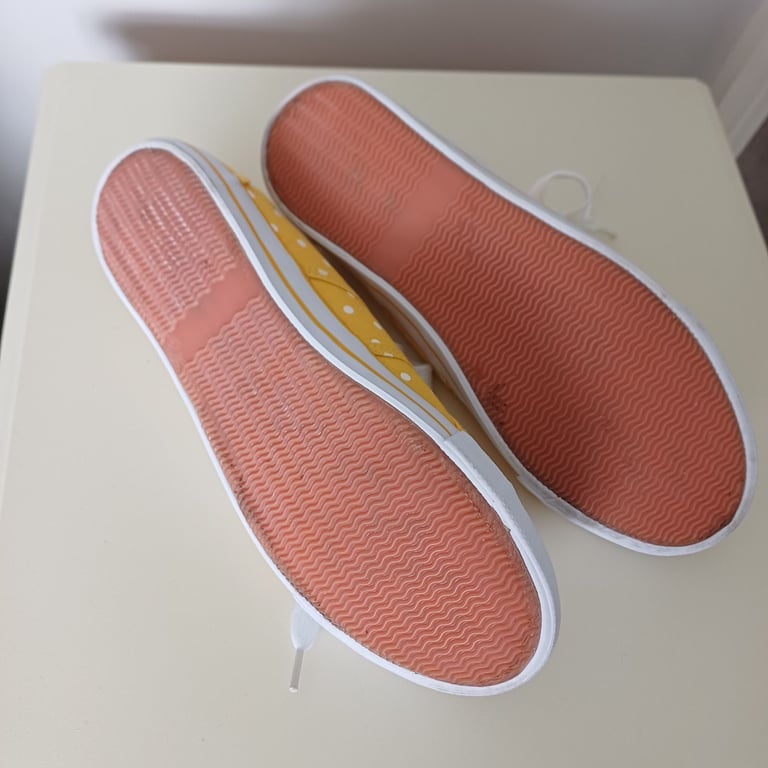 Yellow/white canvas pumps - size 6