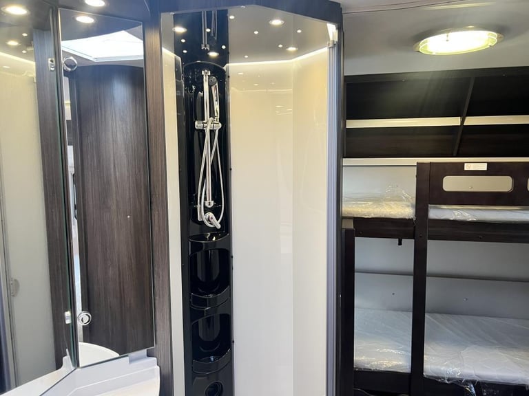 2024 HOBBY PRESTIGE 720 KWFU 6 Berth fixed bunk beds