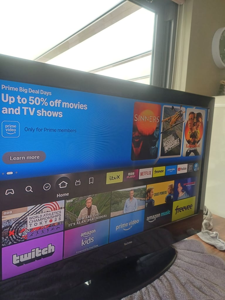 32" tecknika tv & dvd player