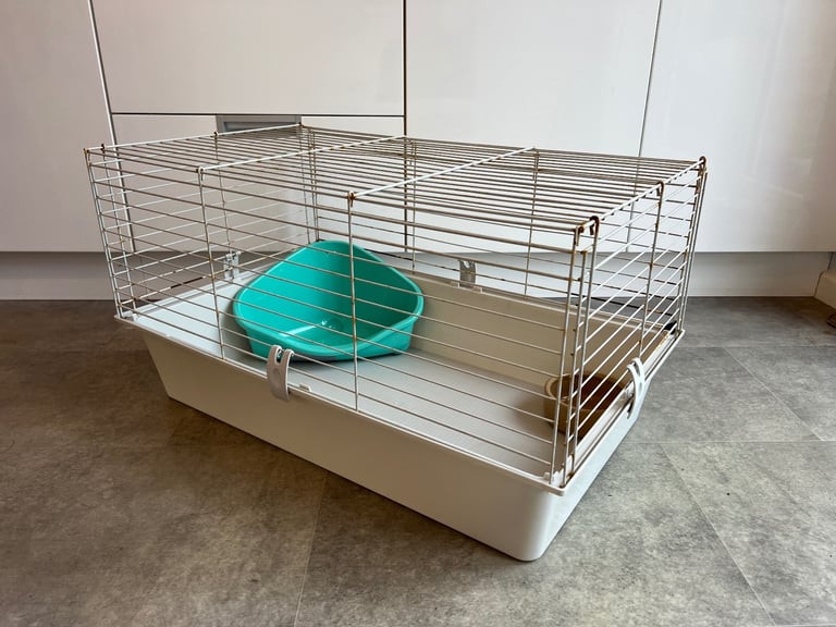 Ferplast Cavie 80 Guinea Pig Cage  77cm L x 48Cm W x 42cm H