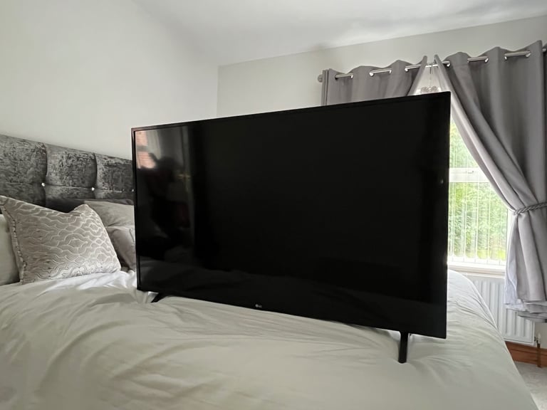 43 inch LG tv 