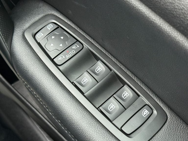 2019 Renault Megane 1.3 TCe Iconic Hatchback 5dr Petrol Manual Euro 6 (s/s) (140 ps) Hatchback Pe...