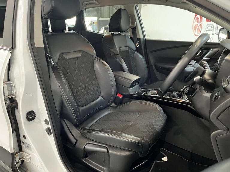 2019 Renault Kadjar 1.3 TCe Iconic SUV 5dr Petrol Manual Euro 6 (s/s) (140 ps) HATCHBACK Petrol M...