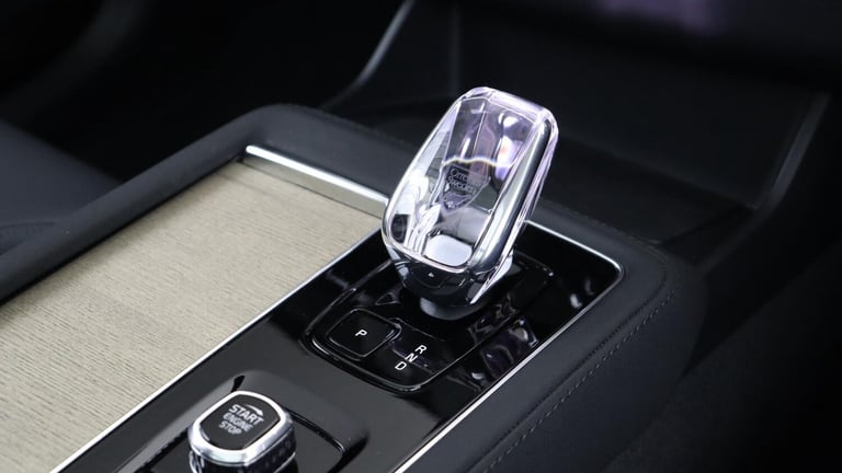 2025 Volvo XC90 B5 (P) AWD Plus Dark (Sunroof, Harman Kardon Sound, 360 Camera, BLIS) ESTATE Petr...