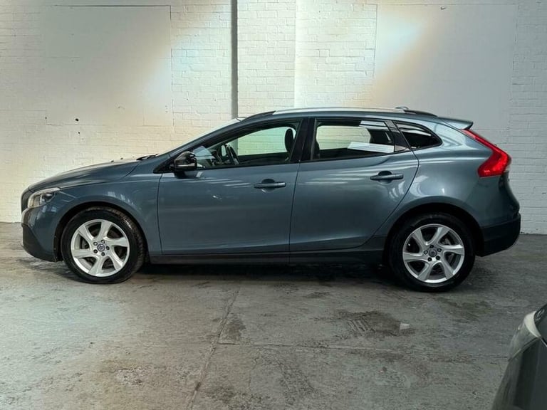 2014 Volvo V40 1.6 D2 Lux Powershift Euro 5 (s/s) 5dr HATCHBACK Diesel Automatic